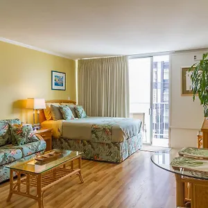  Apartment Tropical At Marine Surf Waikiki: Beachfront Oasis With Full Kitchen United States